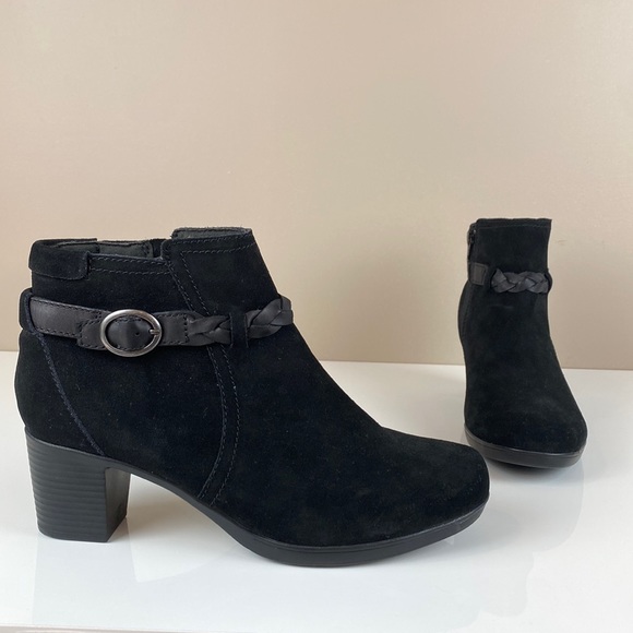 Clarks Shoes - Clarks Bendables Scheme Act Suede Water Resistant Ankle Boots 11W